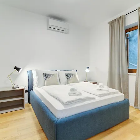 Apartment Mare Sano Plaza - 5 *
